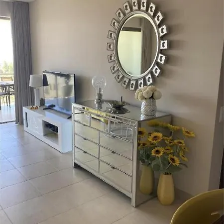 Apartment Lirios Amarelos *